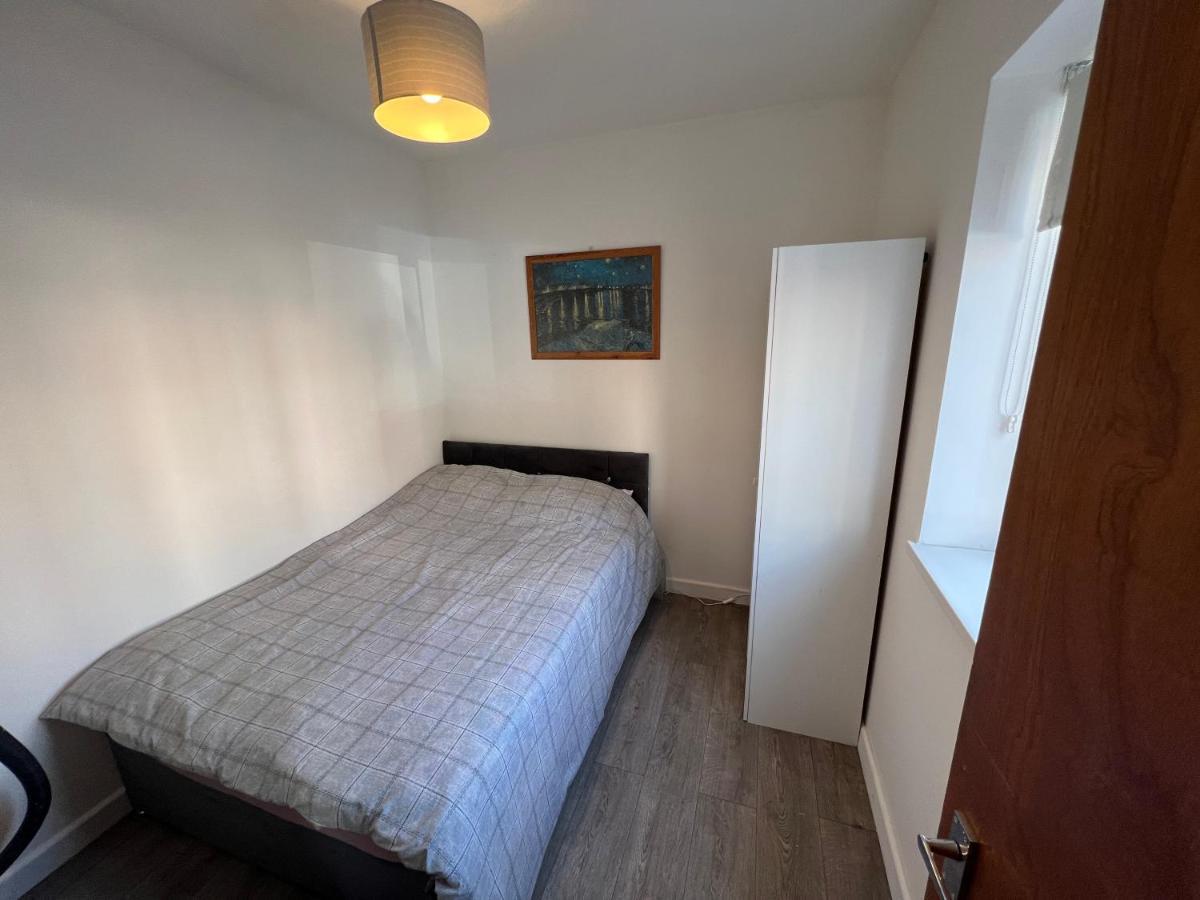 A Spacious Flat Cardiff Exteriör bild